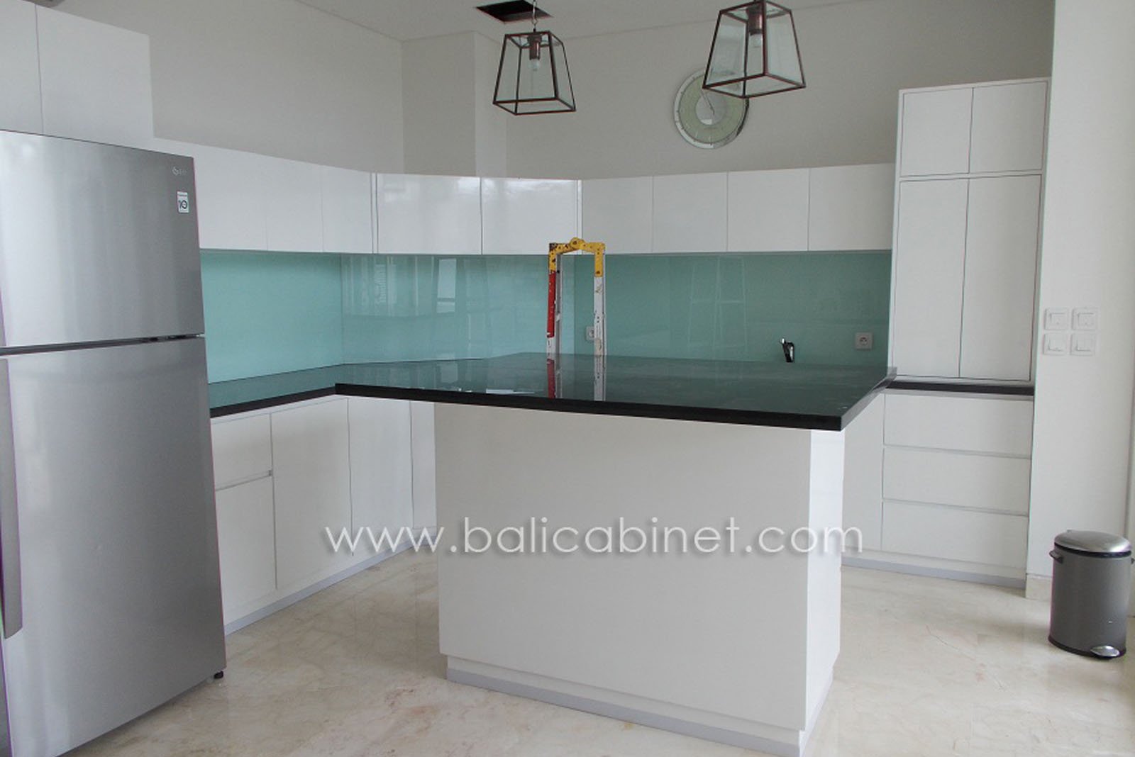 Kitchen Set Aqua Villa 3